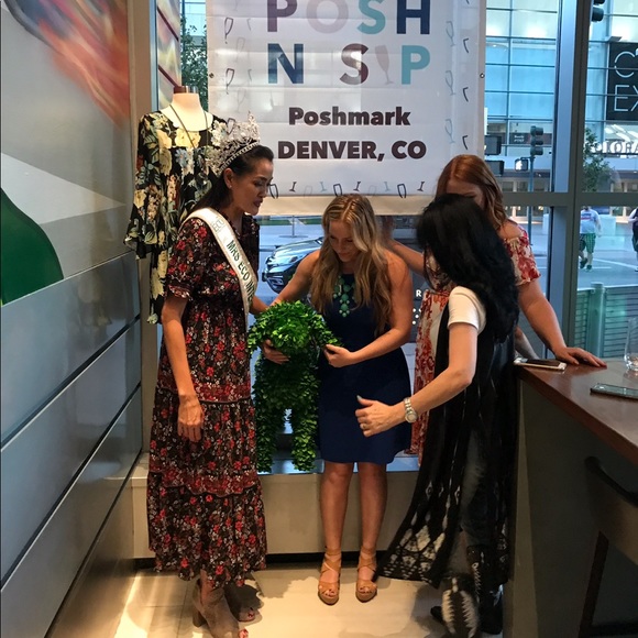 Please like to be notfied of DENVER events! - Picture 4 of 6